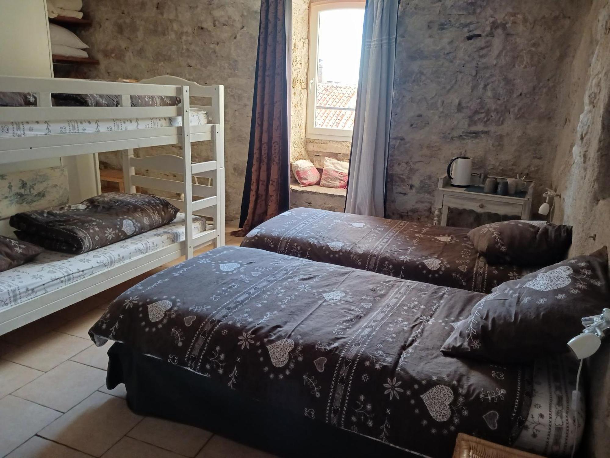 Au Coeur Du Caylar Bed & Breakfast Le Caylar Luaran gambar
